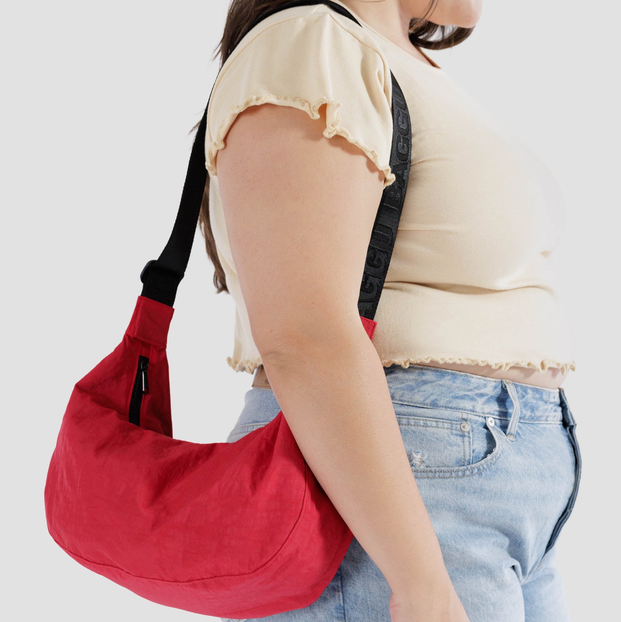 BAGGU Medium Crescent Nylon Bag (Candy Apple)