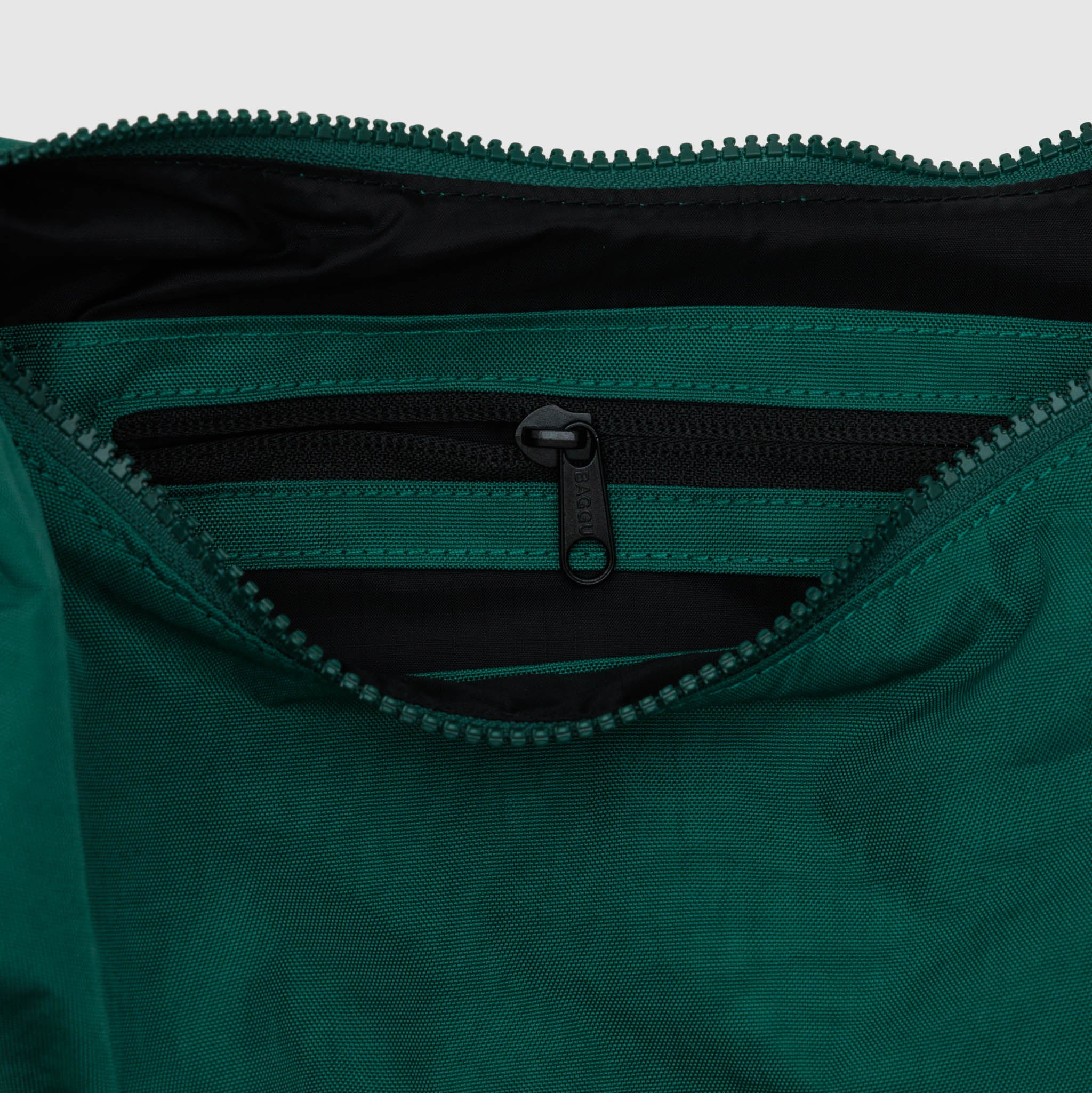 BAGGU Medium Crescent Bag (Cypress)