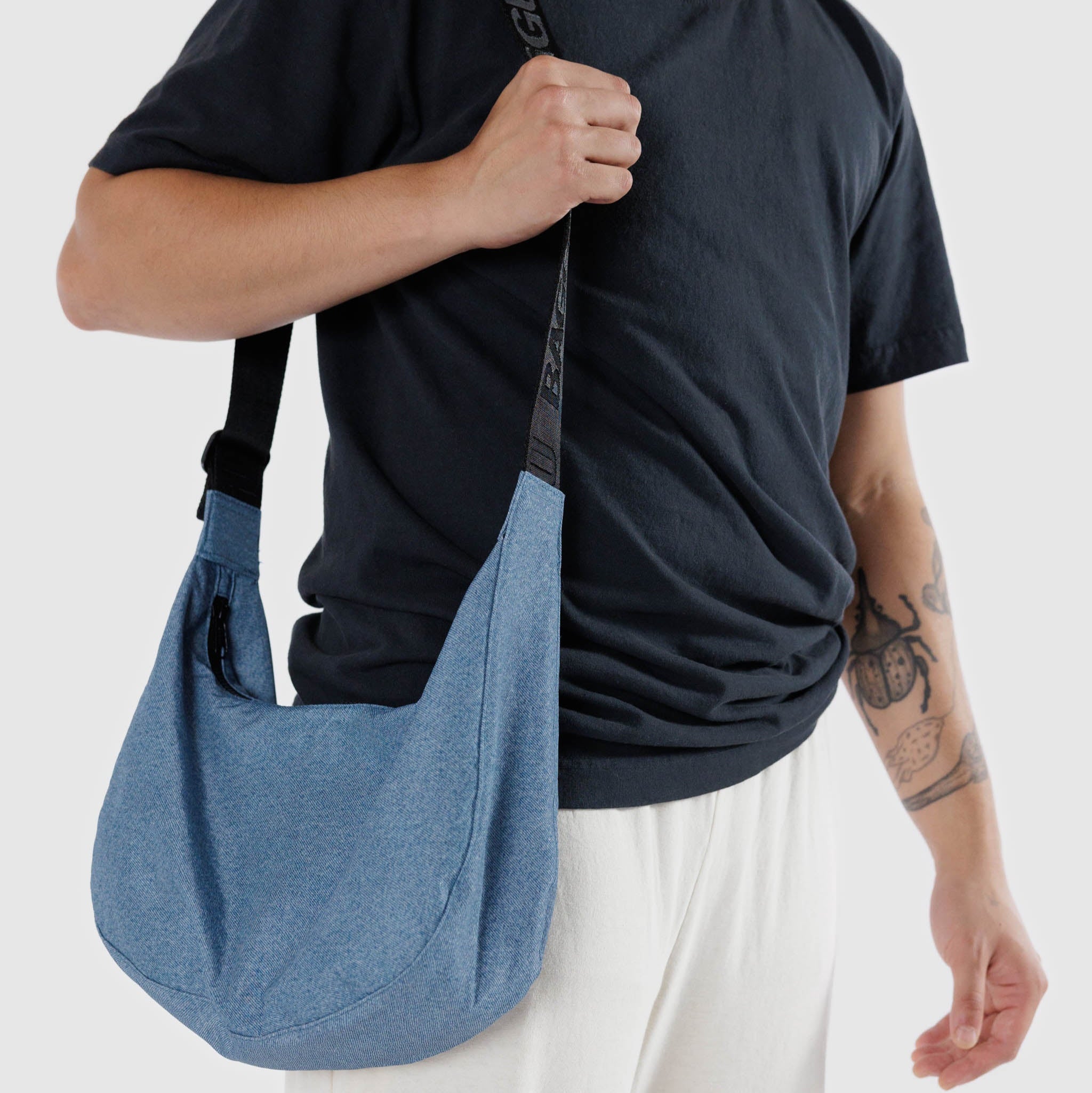 BAGGU Medium Crescent Bag (Digital Denim)