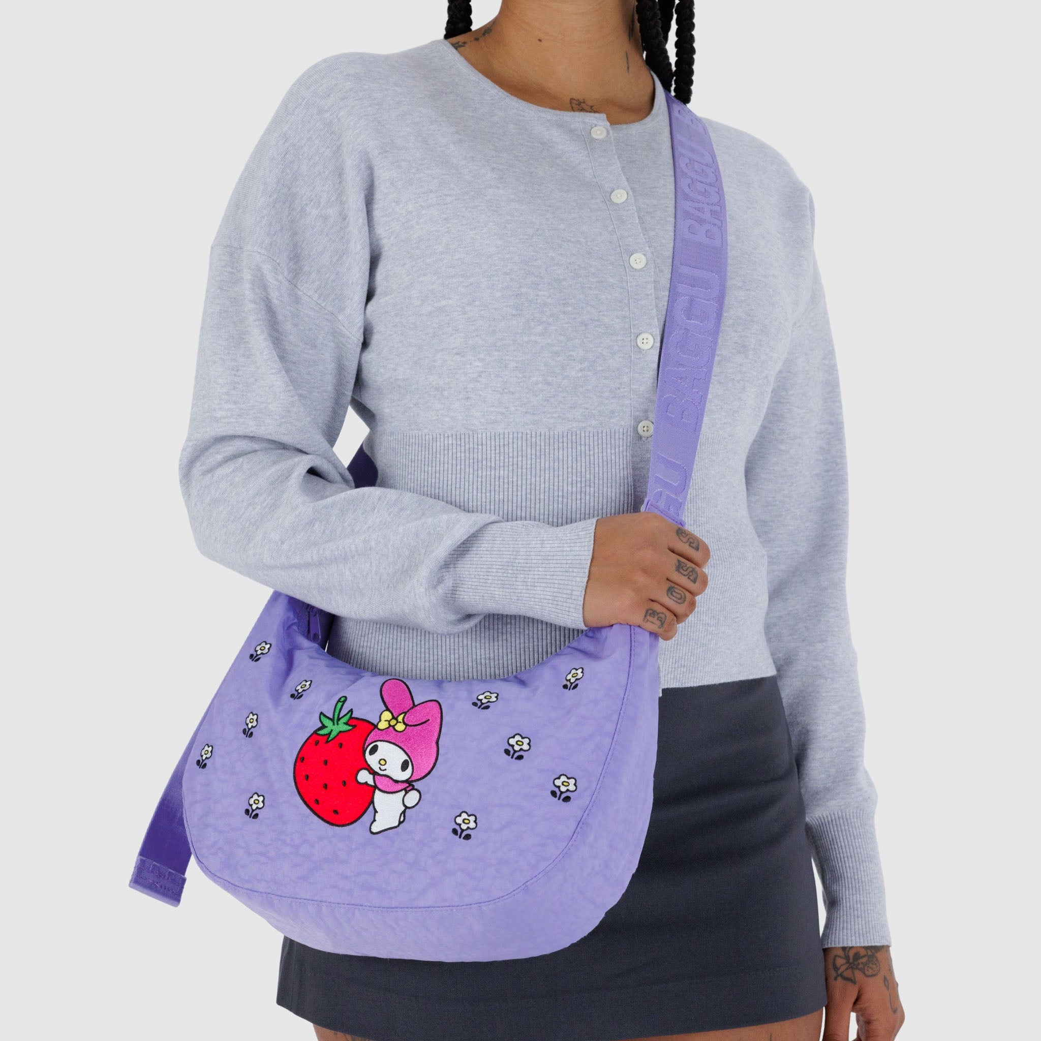 BAGGU Medium Crescent Bag (Embroidered My Melody Strawberry)