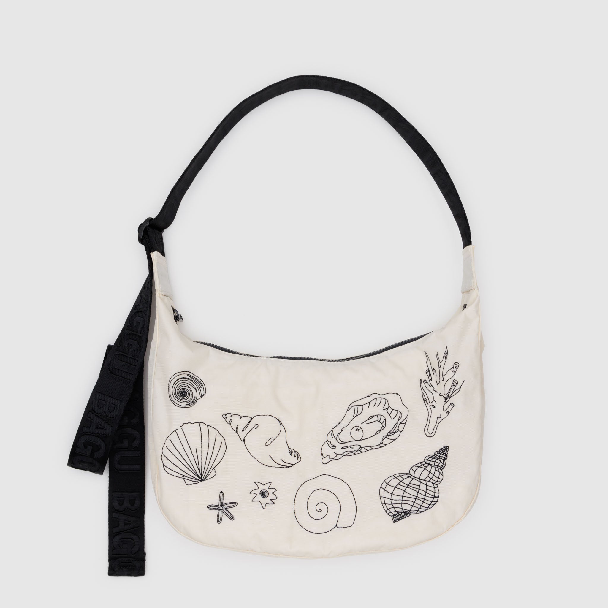 BAGGU Medium Crescent Bag (Embroidered Shells)