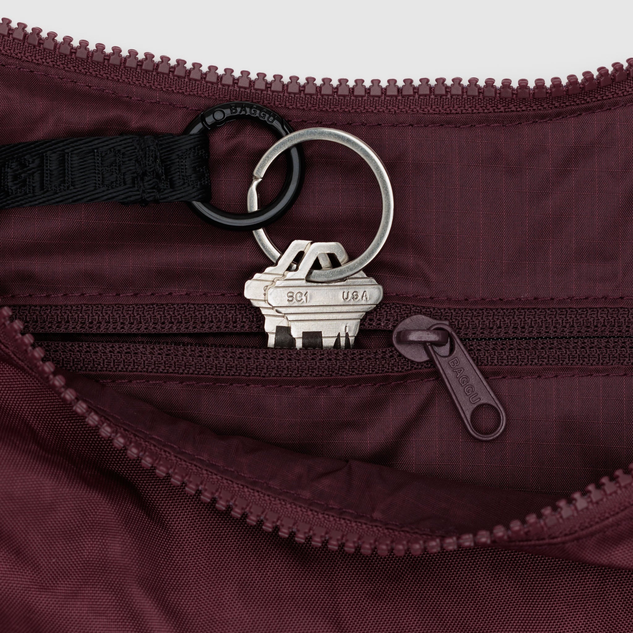 BAGGU Medium Crescent Bag (Mahogany)