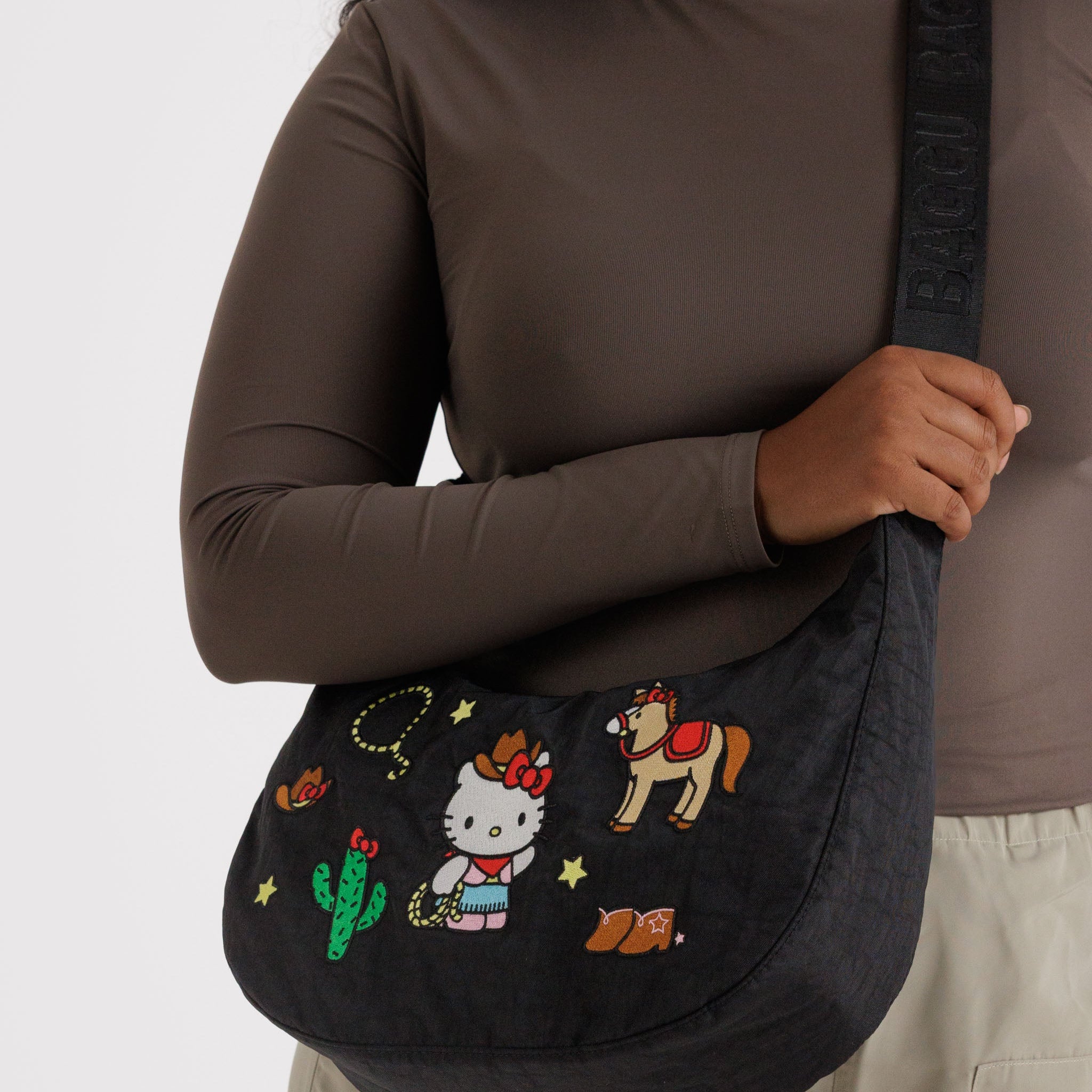 Medium_Nylon_Crescent_Heavyweight_Embroidered_Hello_Kitty_Western_02.jpg