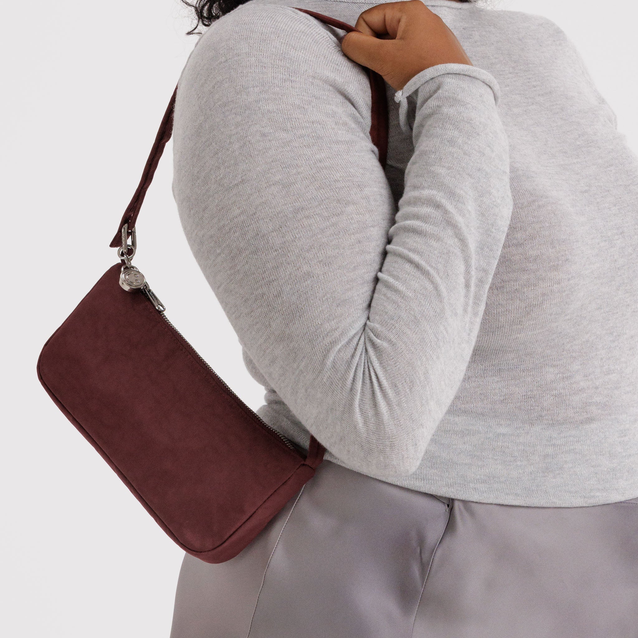 Nylon_Pouchette_Heavyweight_Mahogany_02.jpg