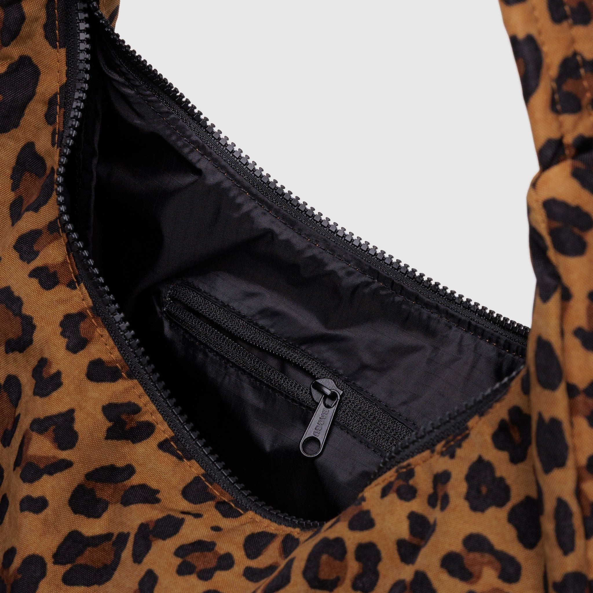 BAGGU Nylon Shoulder Bag (Leopard)