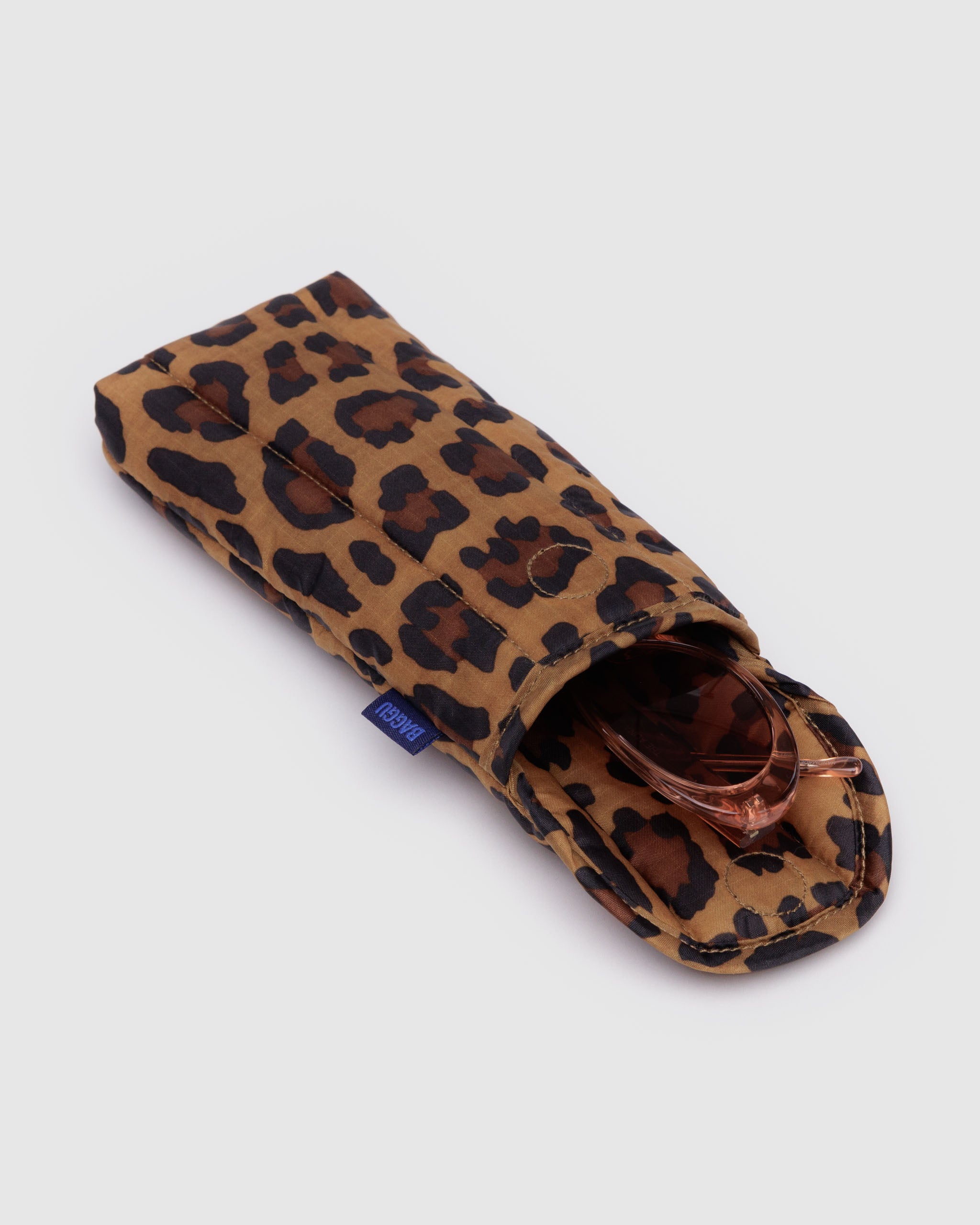 BAGGU Puffy Glasses Sleeve (Leopard)