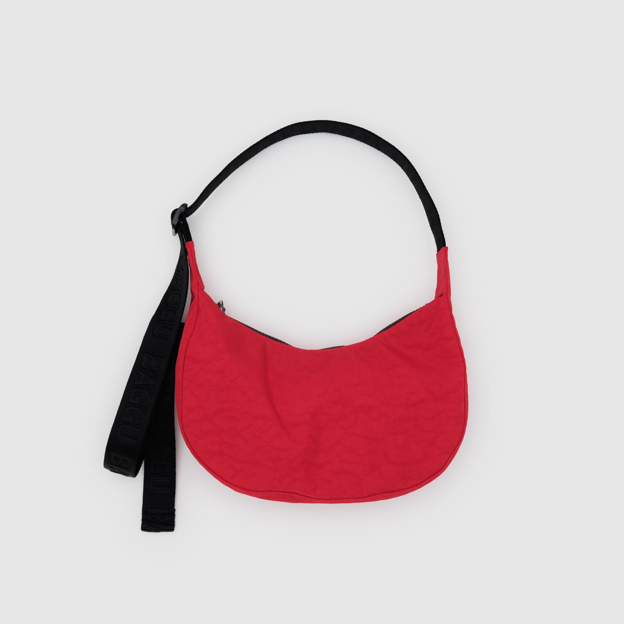 BAGGU Small Nylon Crescent Bag - Candy Apple (51 Inch Strap)