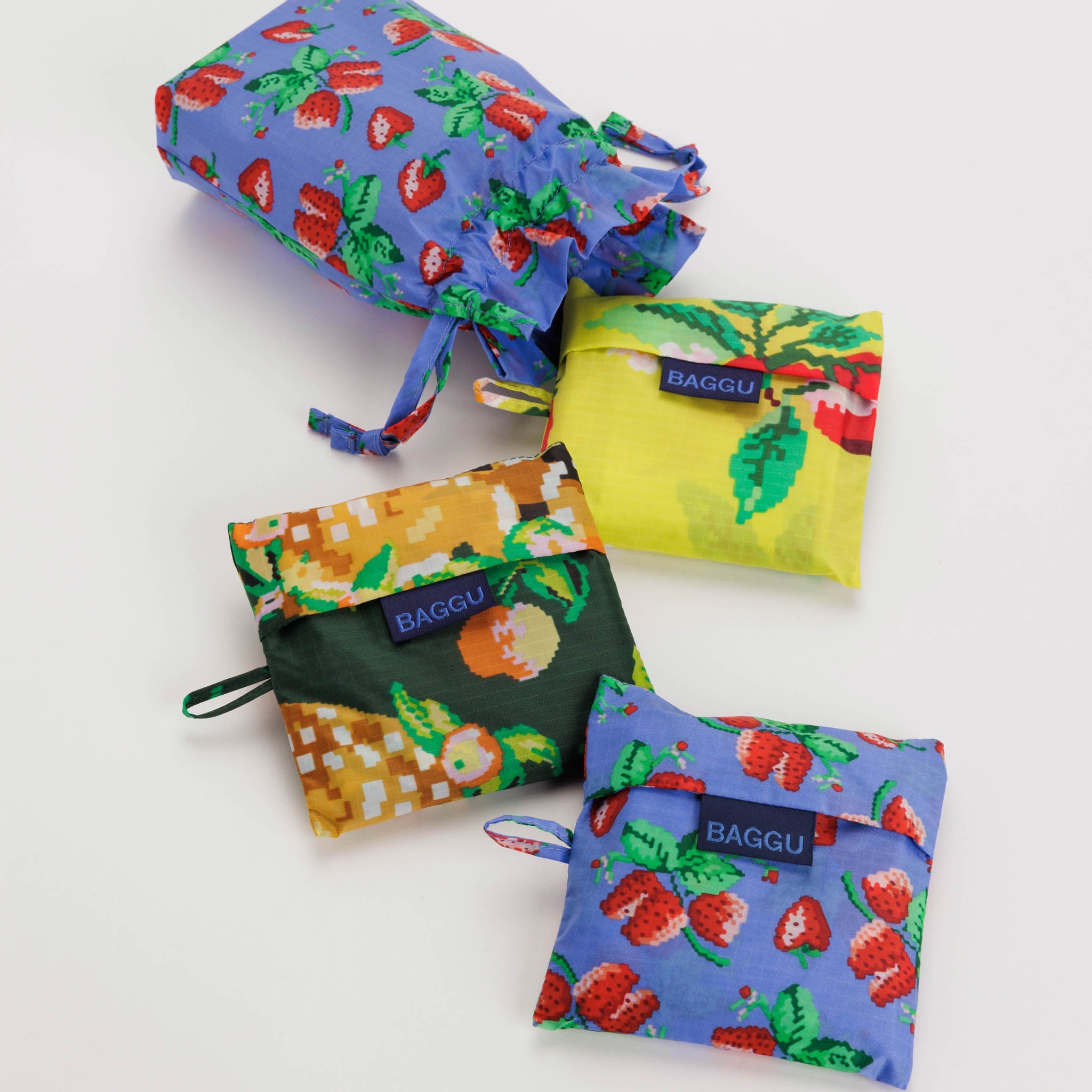 BAGGU Standard Set of 3 (Needlepoint Fruit)