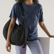 กระเป๋าผ้า Baggu Nylon Crescent Bag สี Black
