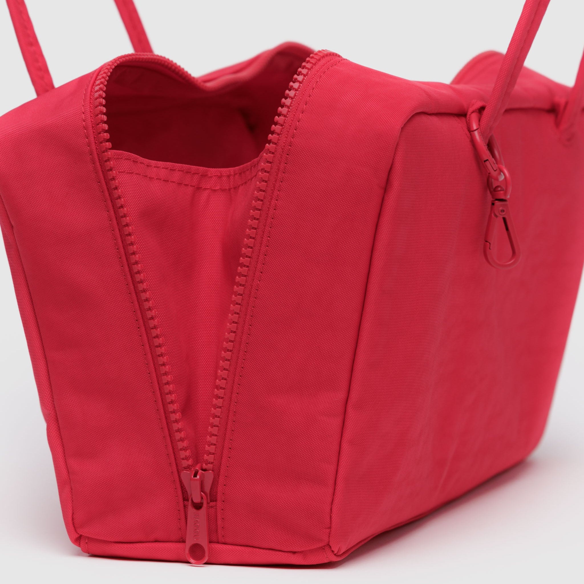 BAGGU Nylon Bowler Bag (Candy Apple)