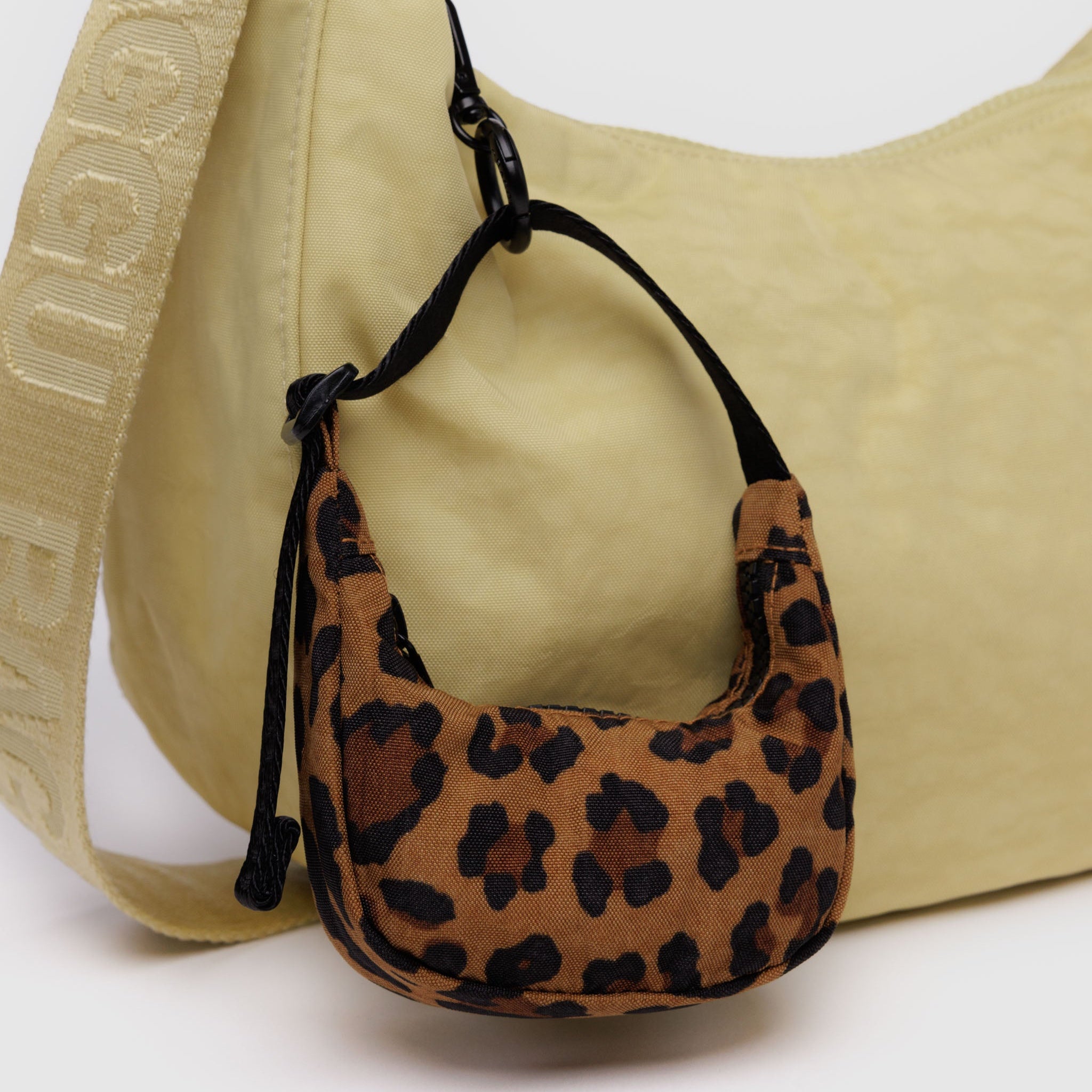 Crescent_Bag_Charm_Heavyweight_Leopard_02.jpg