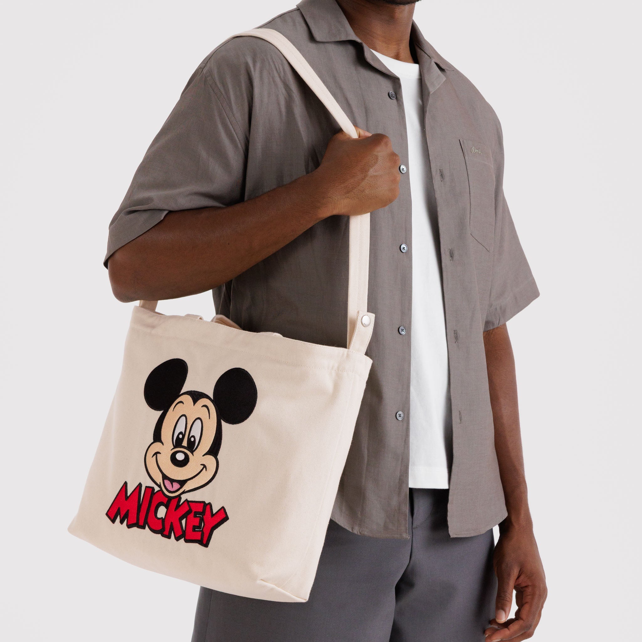 Horizontal_Zip_Duck_Bag_16oz_Canvas_Embroidered_Mickey_Mouse_Club_02.jpg