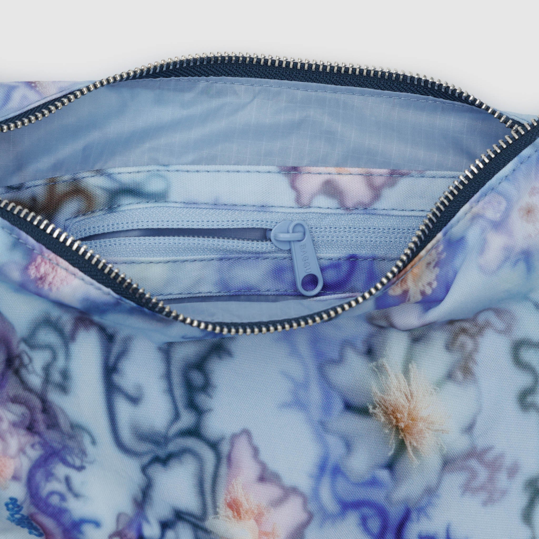 ถุงรูปจันทร์เสี้ยว ขนาดกลาง (Blue Thorns)