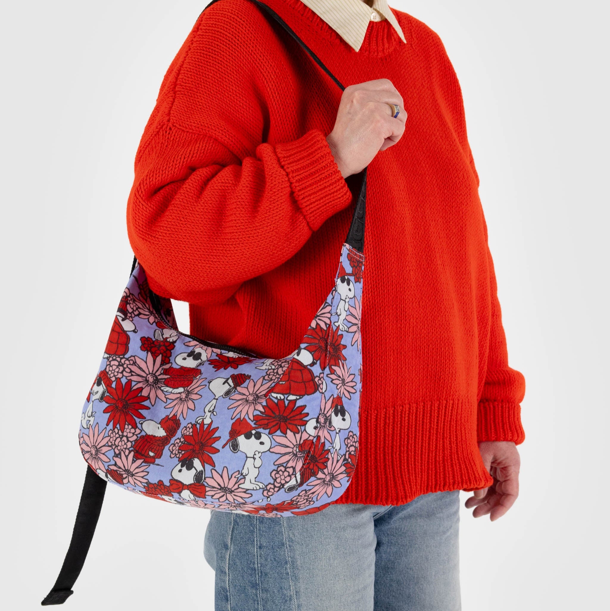 Medium_Nylon_Crescent_Bag_Heavyweight_Floral_Snoopy_03.jpg
