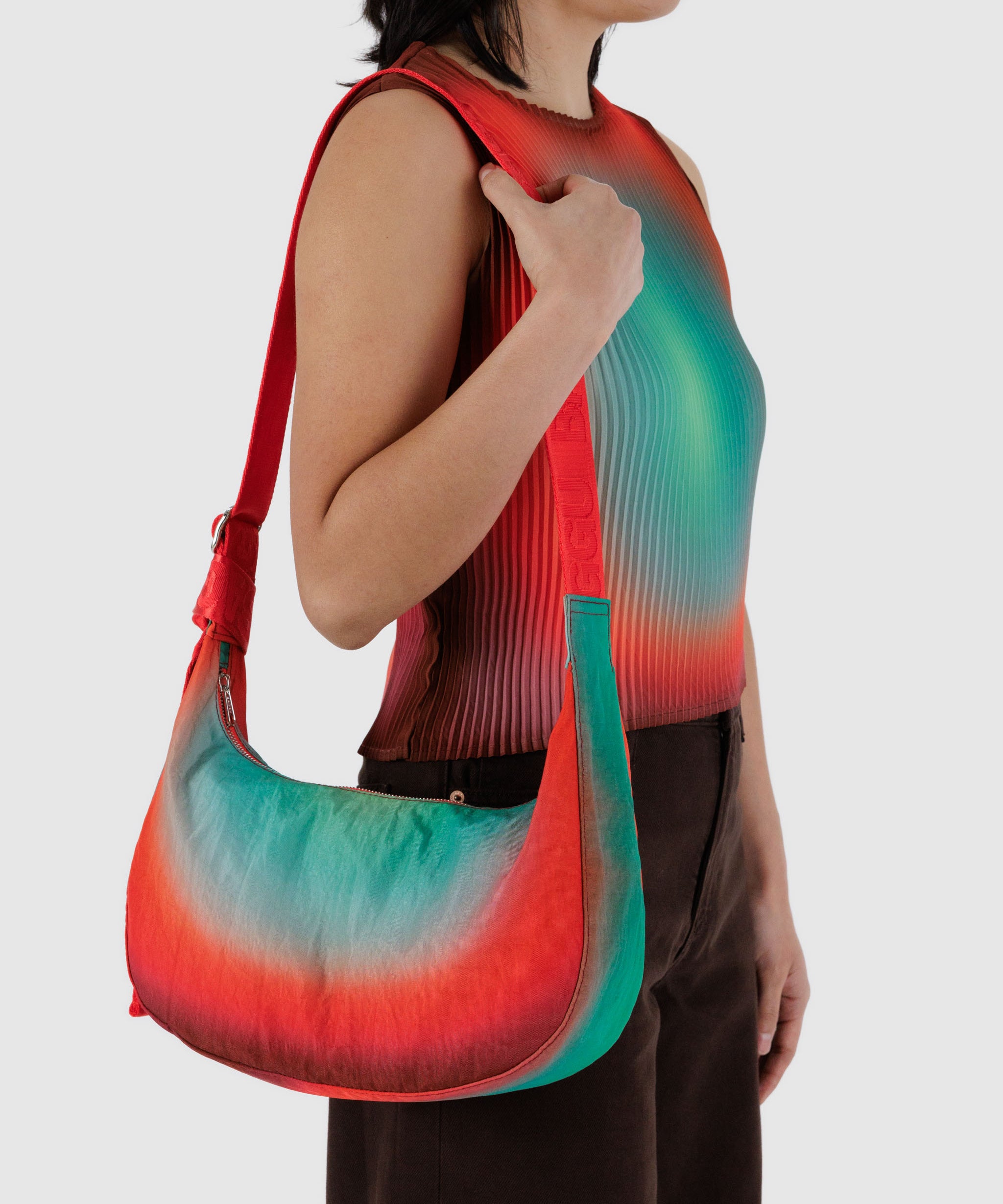 Medium_Nylon_Crescent_Bag_Heavyweight_Julia_Heuer_Rain_03.jpg