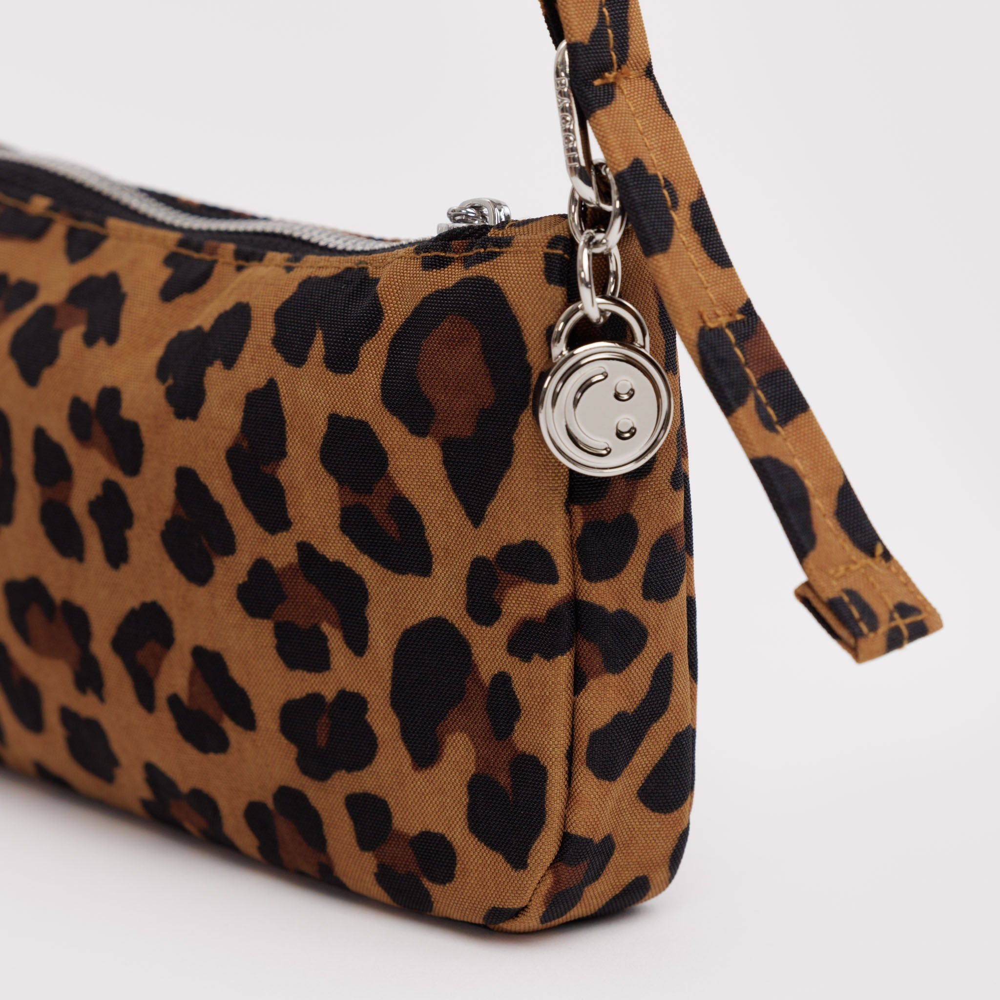 BAGGU Nylon Pochette (Leopard)