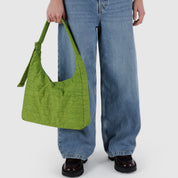 BAGGU กระเป๋าสะพายไหล่ผ้าไนลอน (Green Juice) 