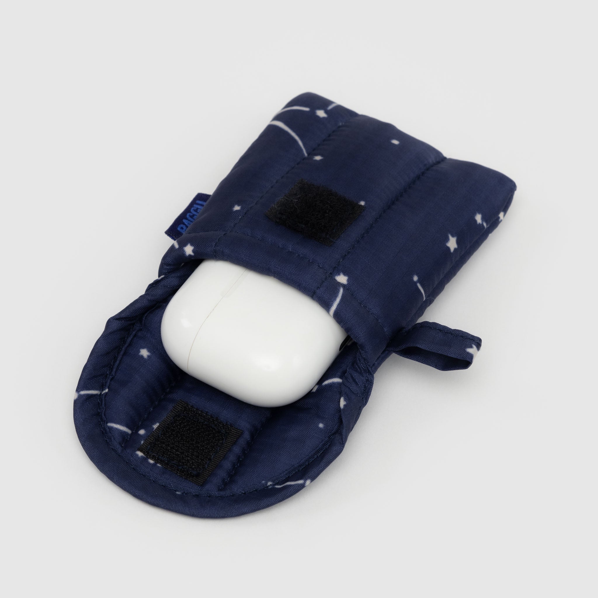 Puffy_Earbuds_Case_Ripstop_Constellation_Midnight_02.jpg