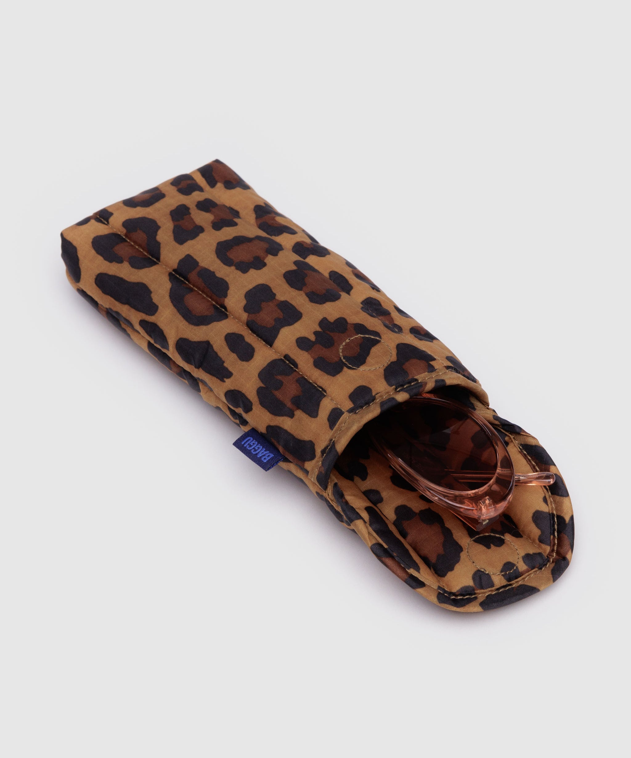Puffy_Glasses_Sleeve_Ripstop_Leopard_02.jpg