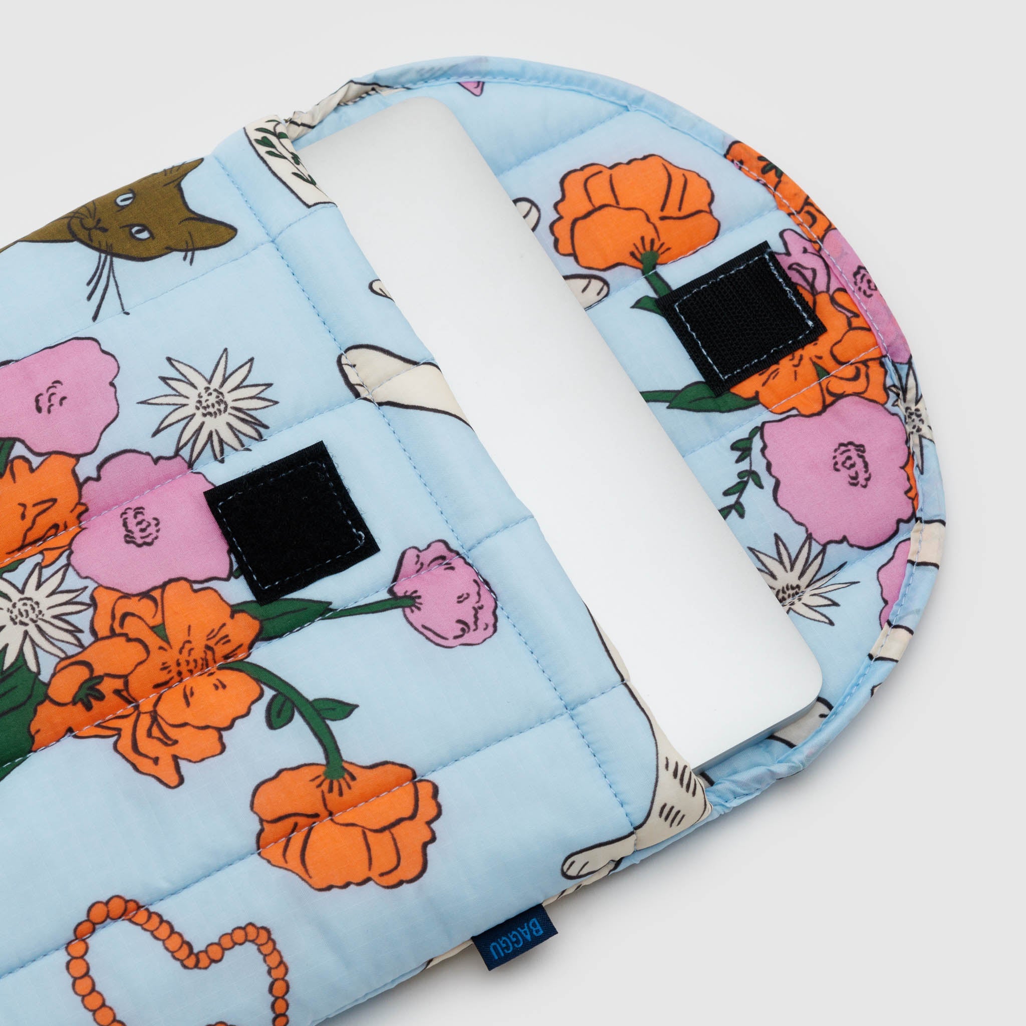 Puffy_Laptop_Sleeve_13-14__Ripstop_Table_Cats_02.jpg