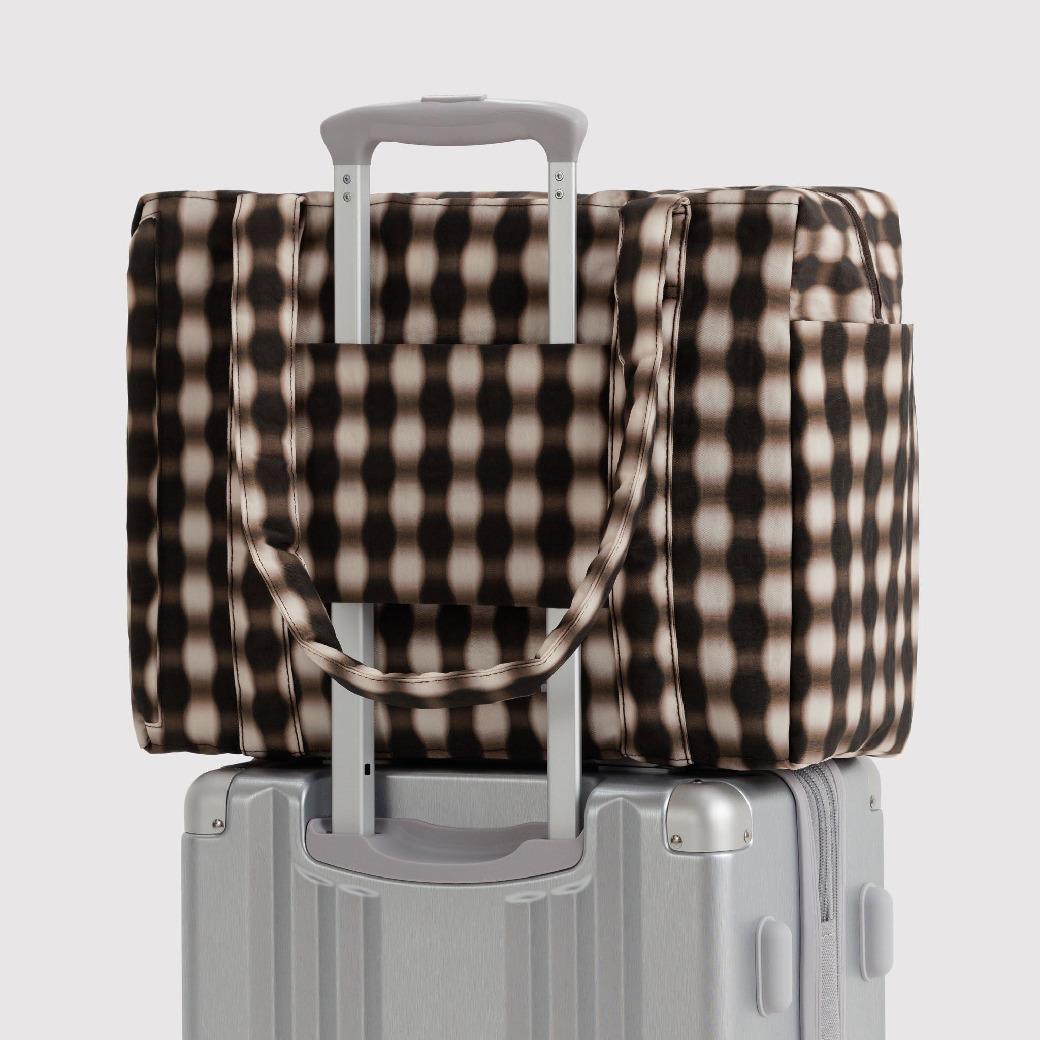 BAGGU Small Cloud Carry-On (Blurred Gingham Brown)