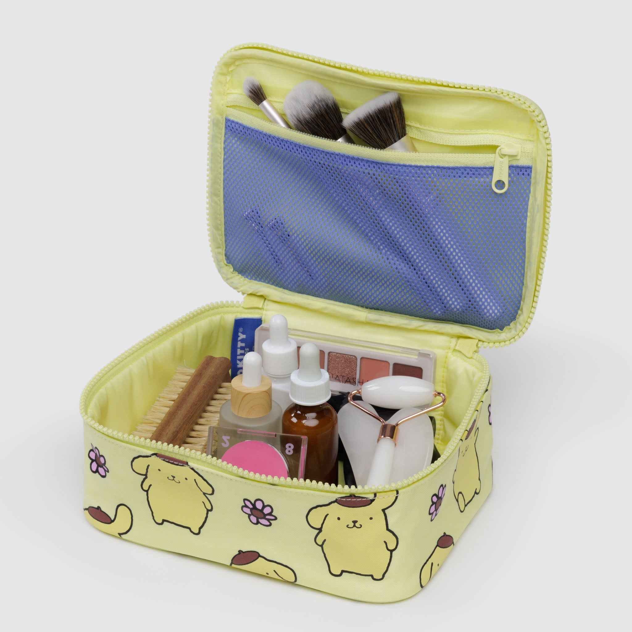 Small_Cosmetic_Case_Heavyweight_Pompompurin_02.jpg