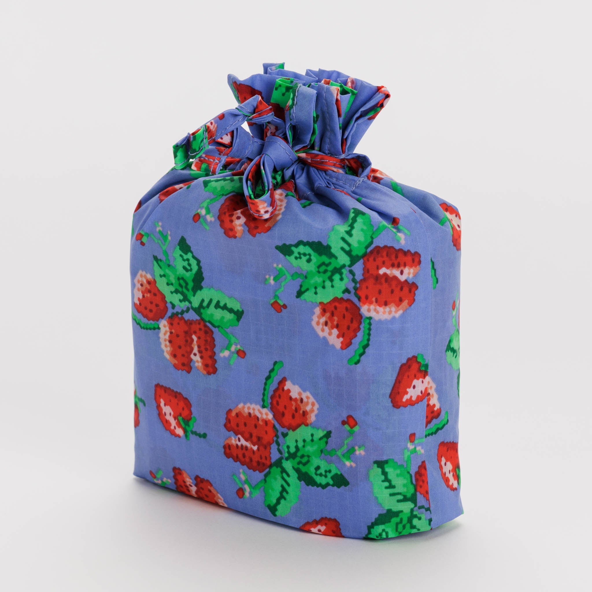 Standard_Baggu_Set_Of_Three_Ripstop_Needlepoint_Fruit_Set_03.jpg