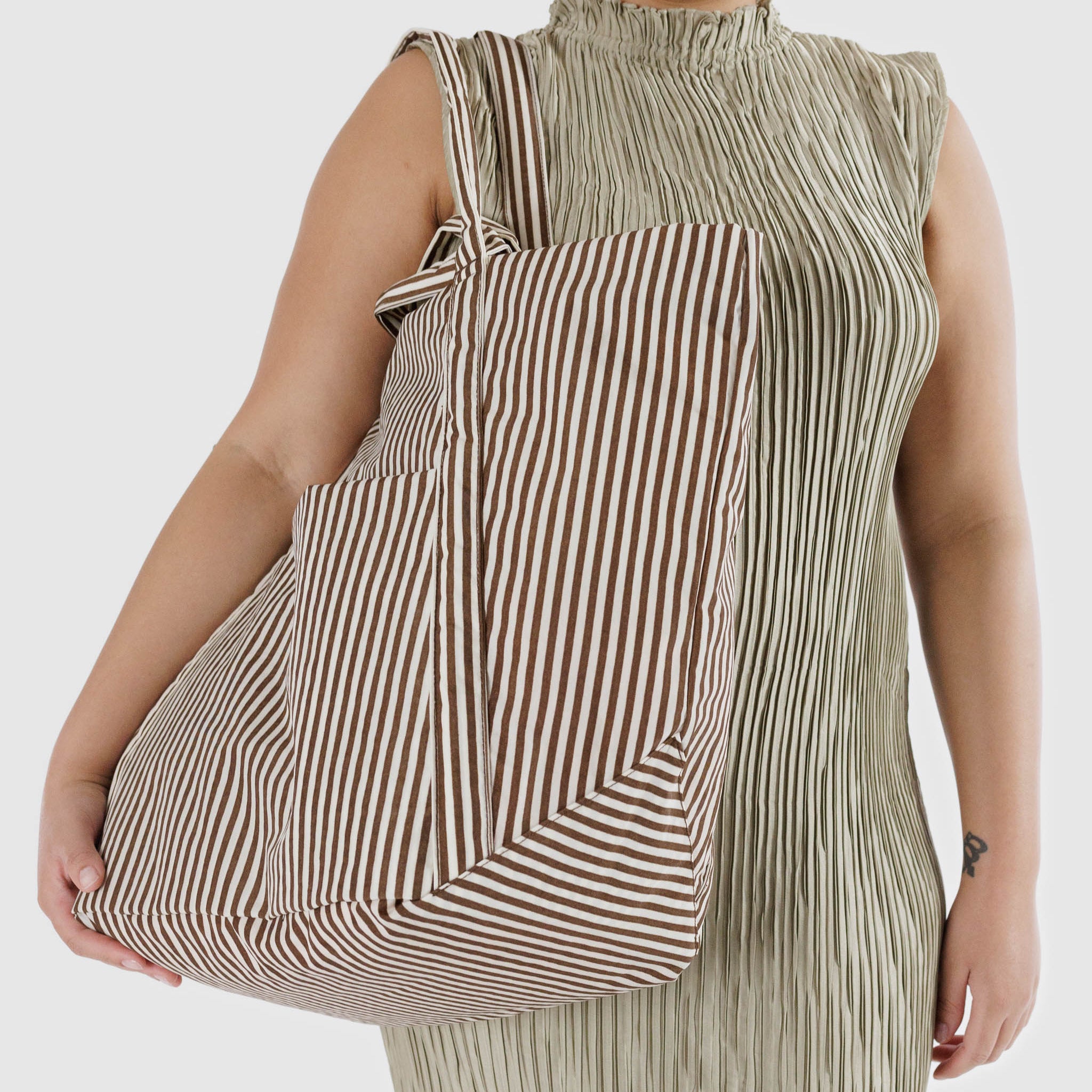 Travel_Cloud_Bag_Heavyweight_Brown_Stripe_03.jpg
