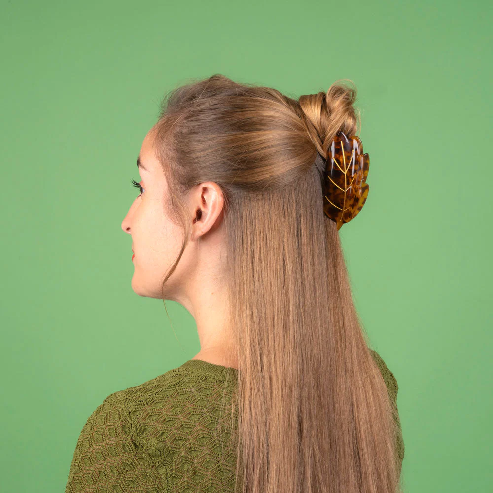 coucou-suzette-accessoire-accessory-cadeau-gift-automne-autumn-pince-cheveux-hairclaw-feuille-leef-brown-marron-fall-saison-season-porte-Web.png