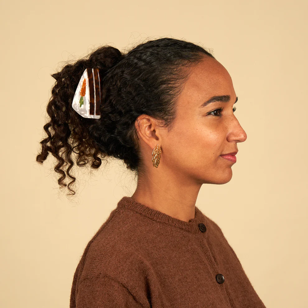 coucou-suzette-accessoire-accessory-cadeau-gift-tendance-mode-trendy-fashion-dinette-automne-fall-tea-party-pince-cheveux-hair-claw-carotte-cake-pastry-porte.png