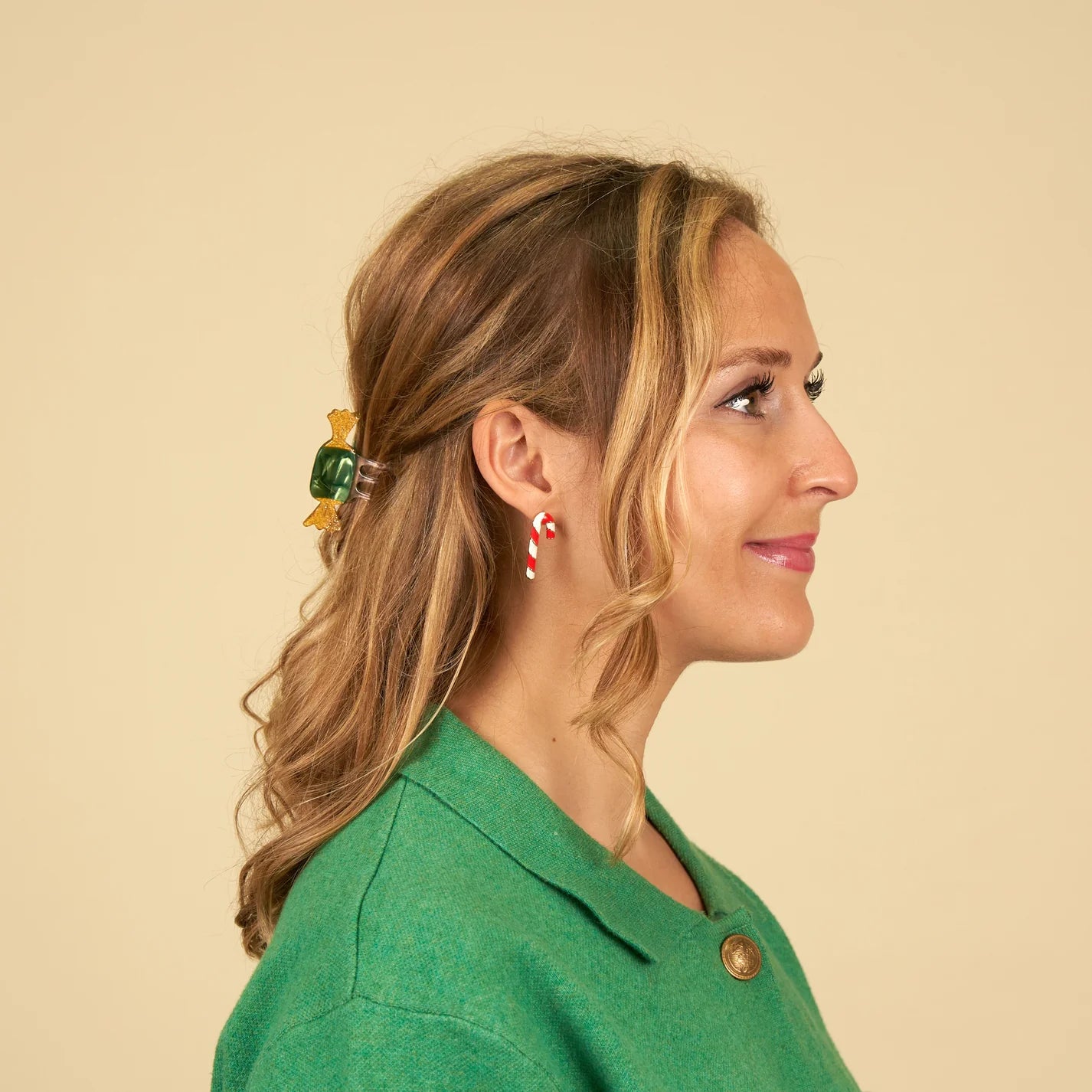 coucou-suzette-accessoire-accessory-cadeau-gift-tendance-mode-trendy-fashion-festin-festif-noel-christmas-holidays-pince-cheveux-mini-hair-claw-papillote-crackers-vert-green-gold-dore_a0648f8d-bf63-40fe-9bbb-e05117d0e4c1.webp