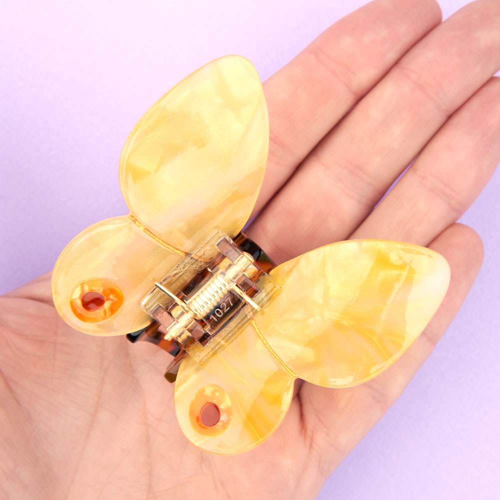 coucou-suzette-accessoire-accessory-cadeau-gift-tendance-mode-trendy-fashion-merveilleuses-bestioles-wonderful-printemps-spring-bugs-pince-cheveux-hairclaw-papillon-butterfly-jaune-ye_c395ab1b-d1fc-4d34-b850-6b31f8cb34c3.jpg
