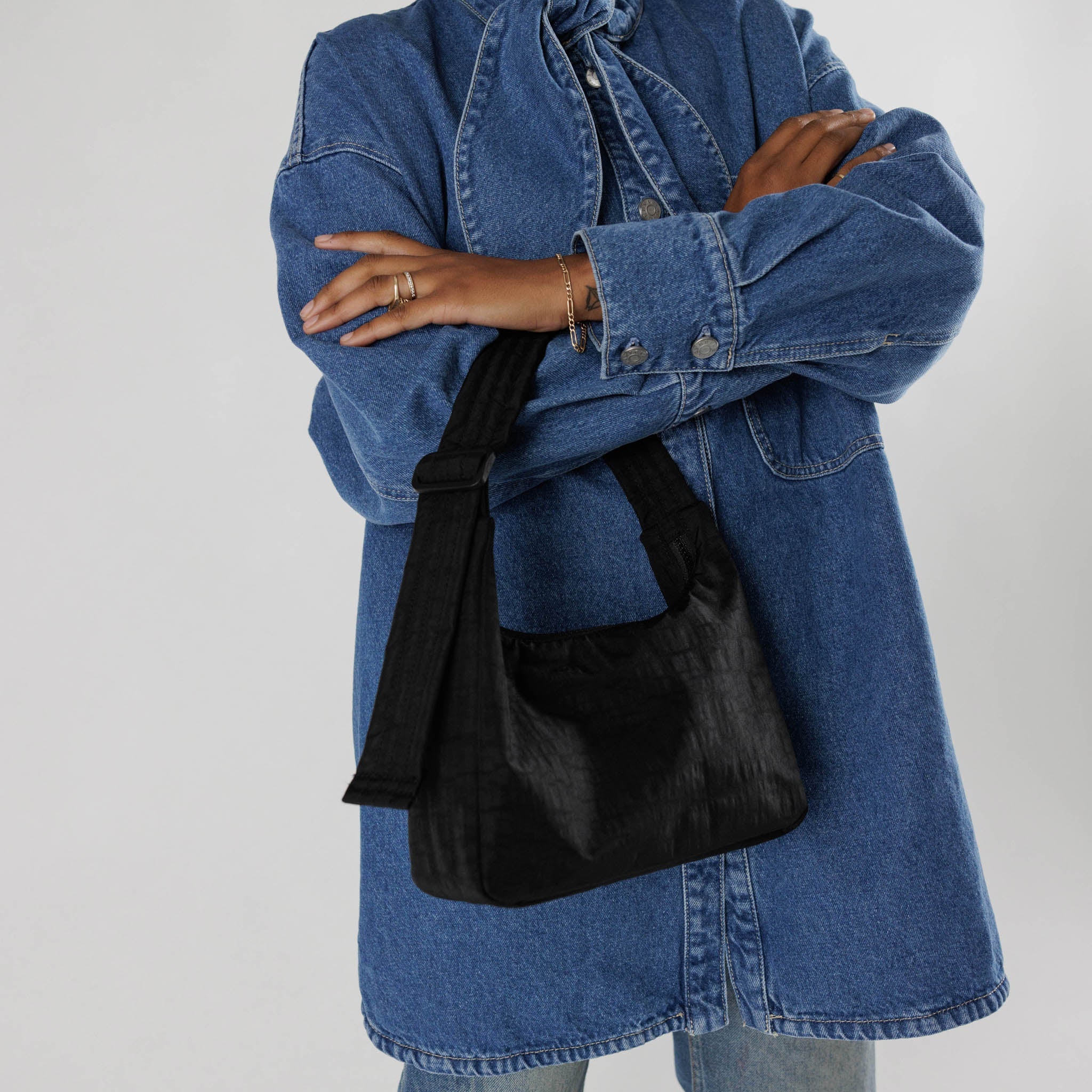 Mini_Nylon_Shoulder_Bag_Heavyweight_Black_03.jpg