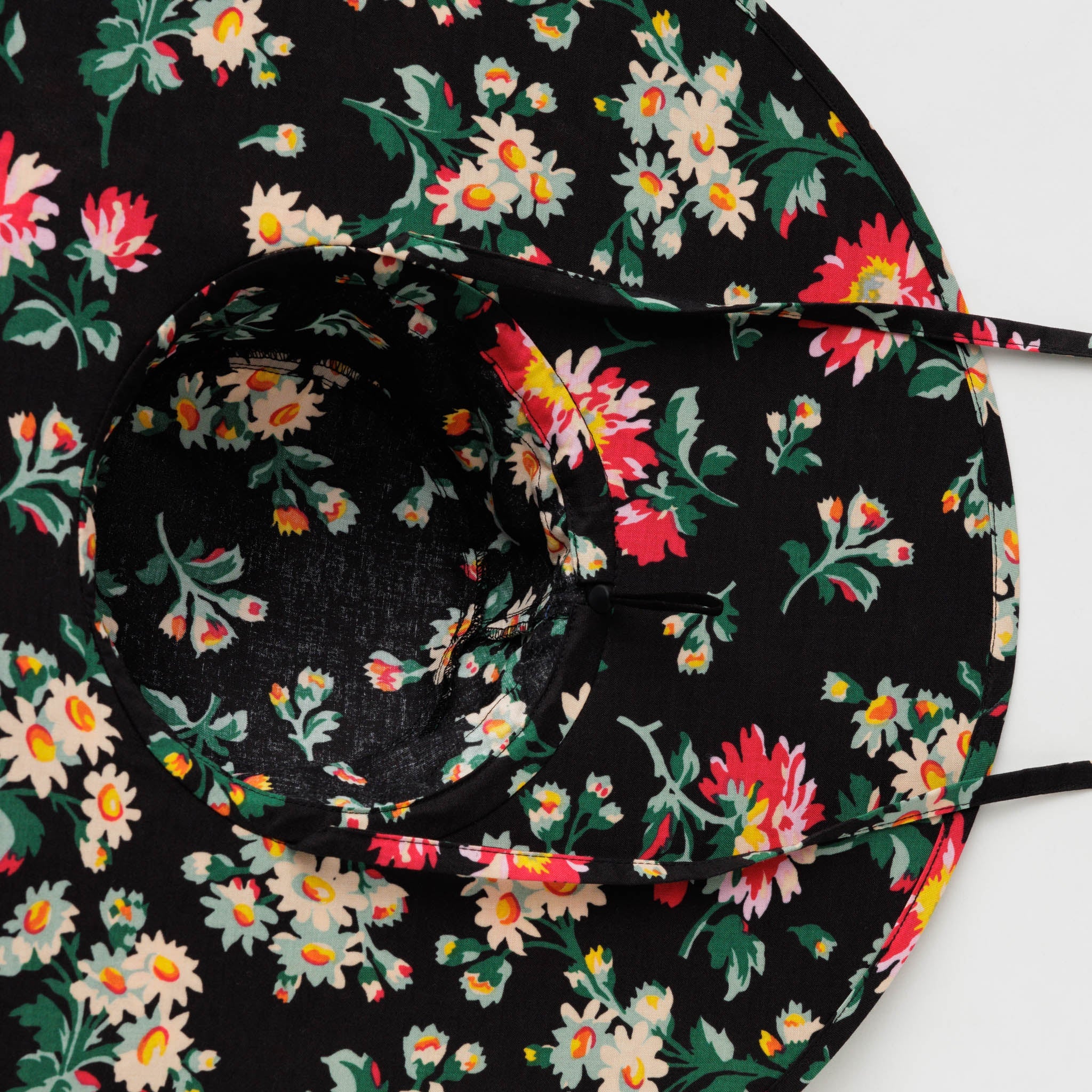 Packable_Sun_Hat_5oz_Cotton_Rhian_Daisy_03.jpg