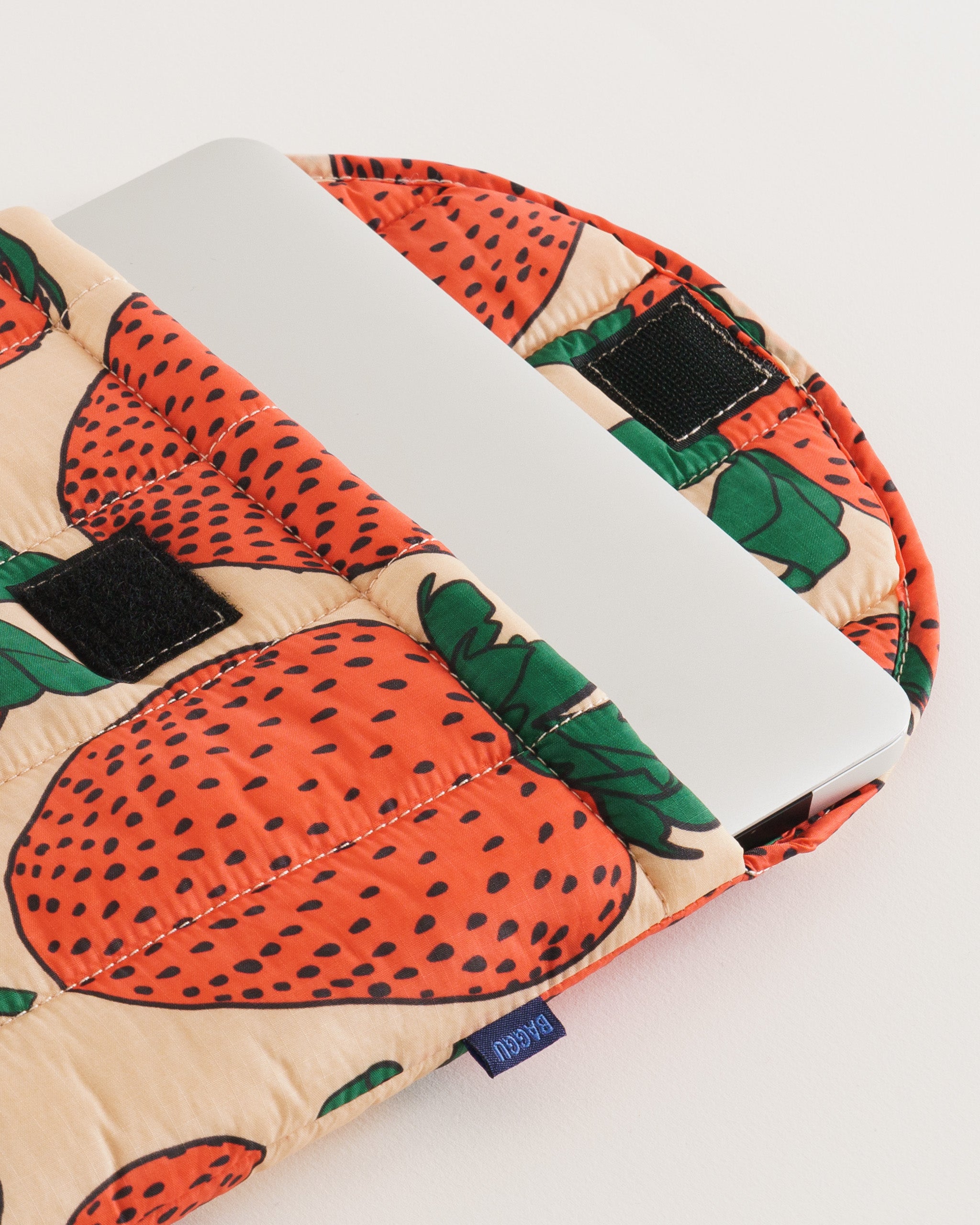 กระเป๋าผ้า Baggu สำหรับใส่ Laptop