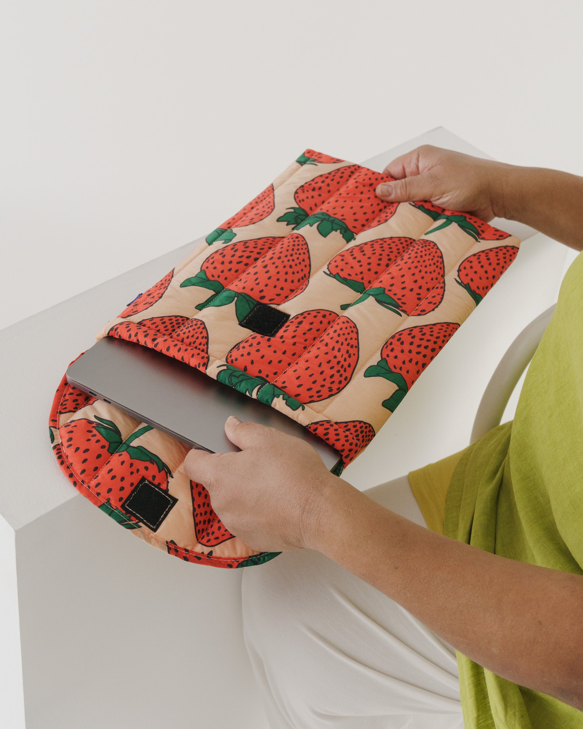 กระเป๋าผ้า Baggu สำหรับใส่ Laptop